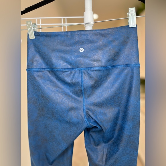 CRZ YOGA Leggings EUC blue and black, unique design see video! Gorgeous like new - Picture 4 of 14